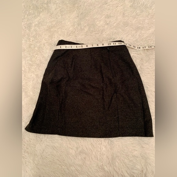 35th and 10th textured black skirt - Picture 4 of 5